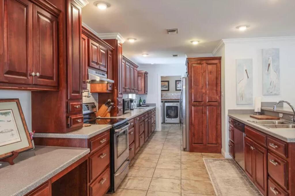 4/3 Home Centrally Located, Beach, Casino, Airport, Dining, Golfing, Shopping, Entertainment Gulfport Εξωτερικό φωτογραφία