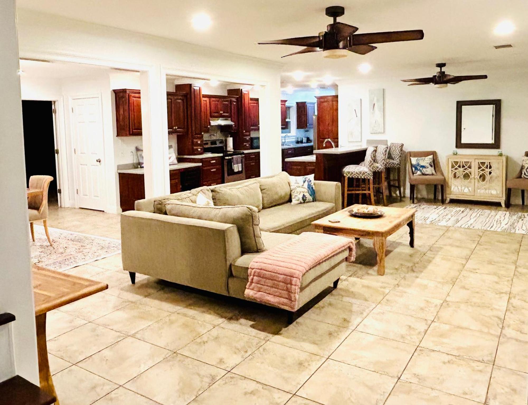 4/3 Home Centrally Located, Beach, Casino, Airport, Dining, Golfing, Shopping, Entertainment Gulfport Εξωτερικό φωτογραφία